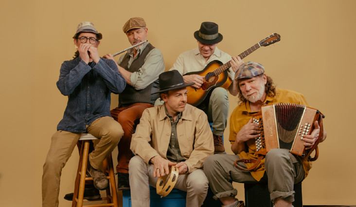 An evening featuring folk, roots, and traditional music is coming to the Cabaret at the Amphith&eacute;&acirc;tre Cogeco with Les Tireux d'Roches