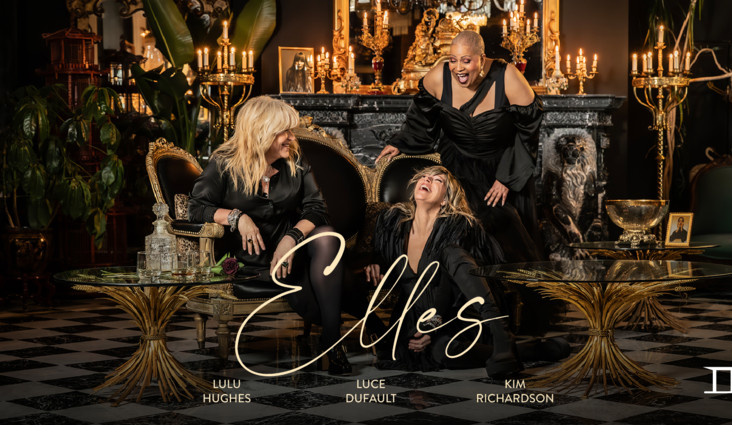 Luce Dufault, Lulu Hughes et Kim Richardson  &agrave; l&rsquo;Amphith&eacute;&acirc;tre Cogeco pour leur 100e repr&eacute;sentation